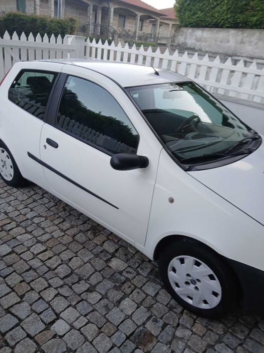Fiat punto nacional poucos quilómetros
