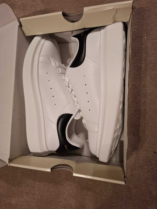 Sapatilhas Alexander McQueen novas tamanho 42