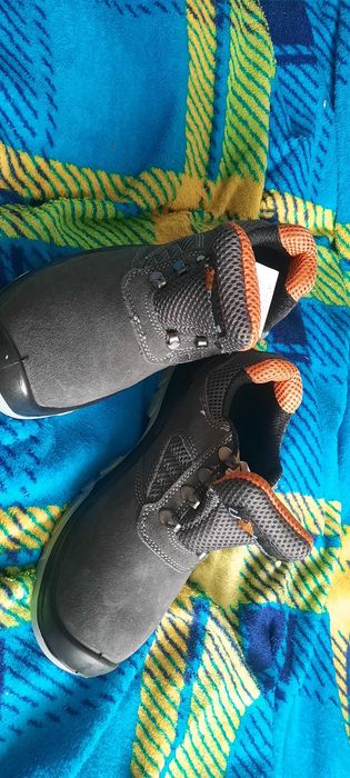 Buty robocze wzmocnion 37