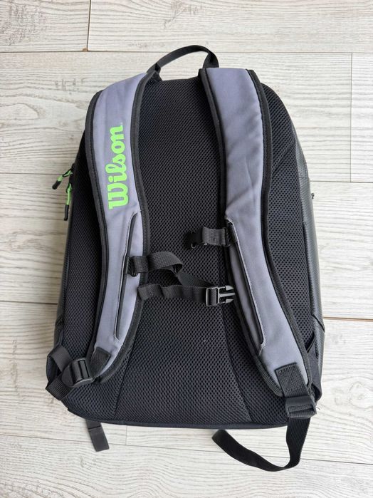 Mochila Wilson para Ténis – Compartimento para 2 Raquetes – Excelente Estado