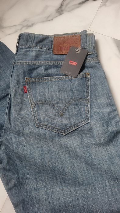 Spodnie Levis model 549 nowe