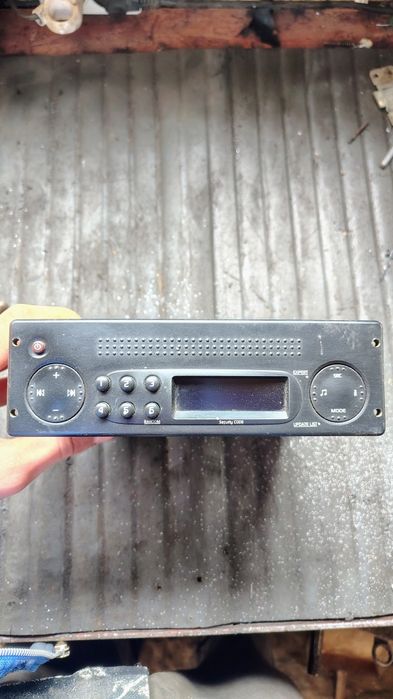 Продам магнітолу Renault