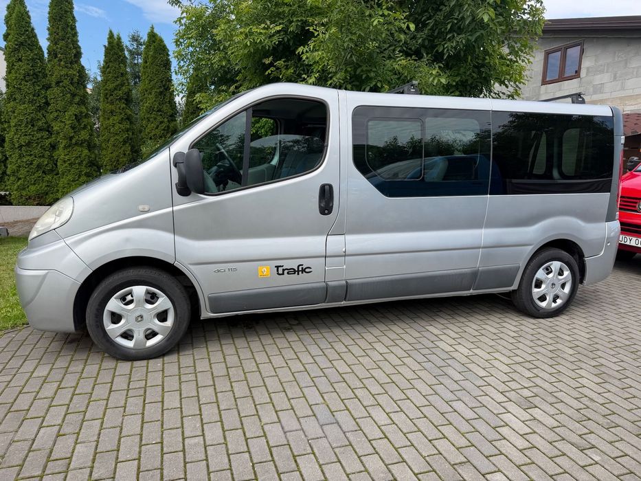 Renault Trafic 2.0 DCI 9 osobowy Passenger Długa wersja Long