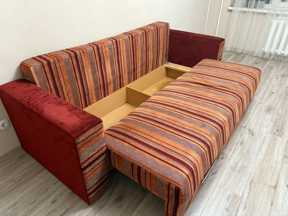 Диван крісло ліжко продам диван