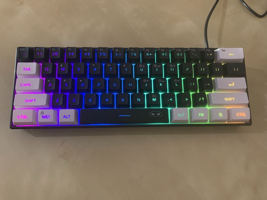 Teclado mecanico 60% para jogos  “MAGEGEE