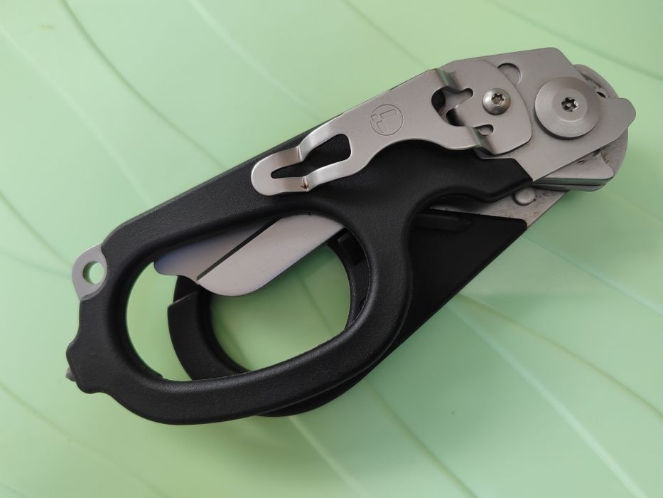 Leatherman Raptor Rescue