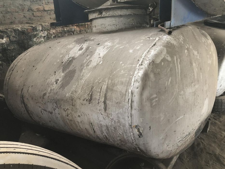 Бочки алюмініві б.у цілі