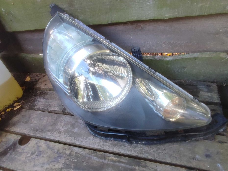 Lampa prawy przód Honda Jazz Lift prawa przednia reflektor