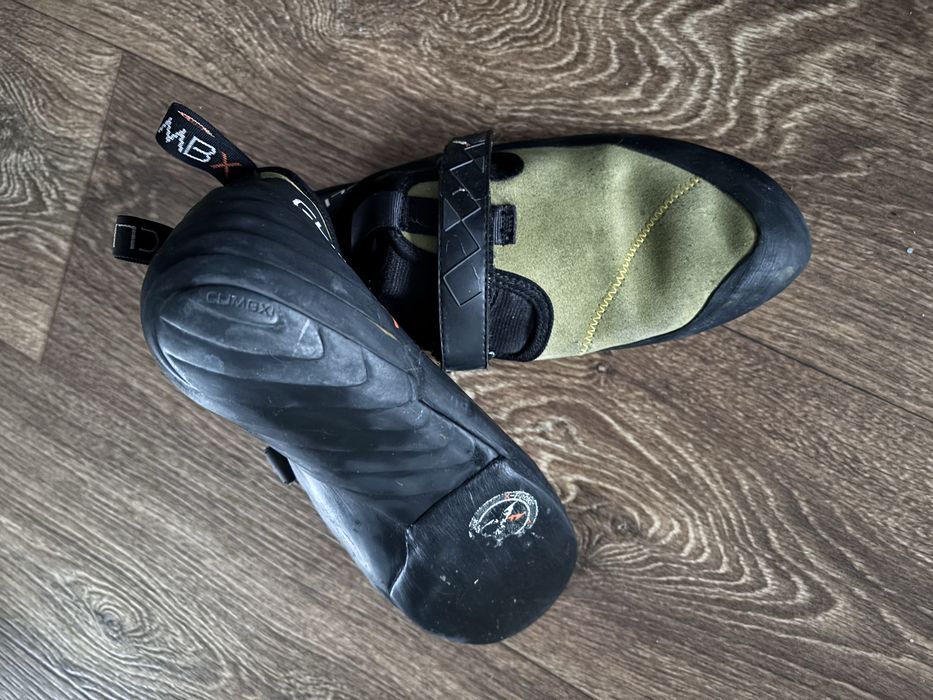 Скельні туфлі (скельники)