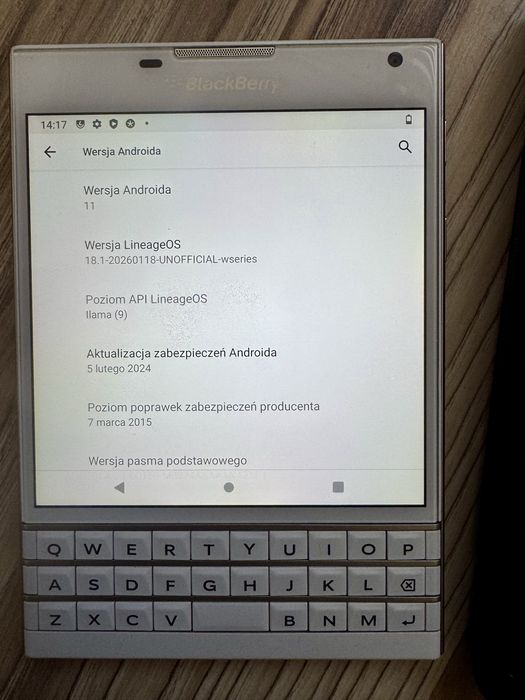 Blackberry passport z Androiedem 11 stan idelany