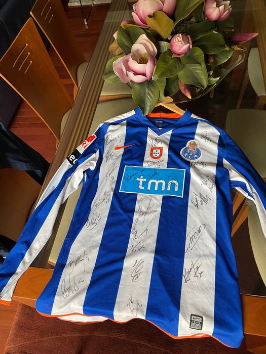 Camisola FC Porto autografada Falcão