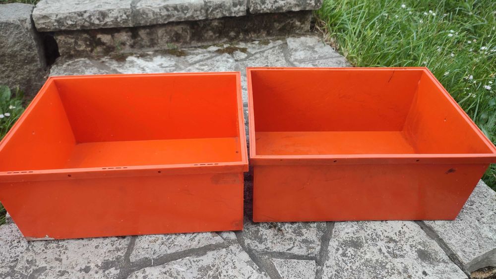 Pojemnik magazynowy 40x30x18 plastik, bardzo solidny. Około 50 sztuk.