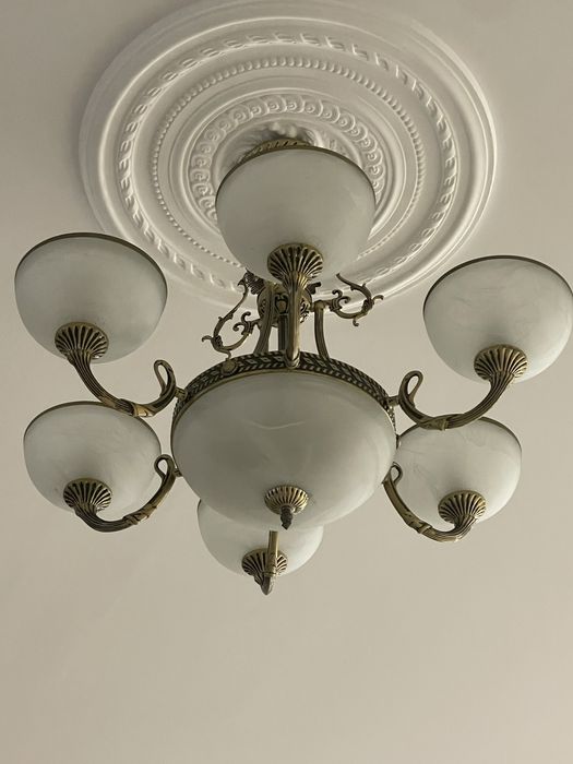 Люйстру красиву стельову 10шт є