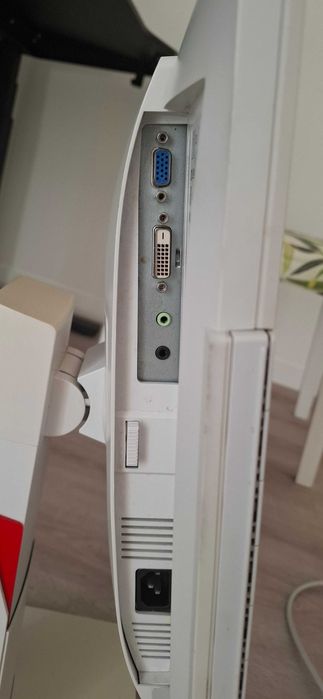 Monitor Fujitsu B19-7 LED