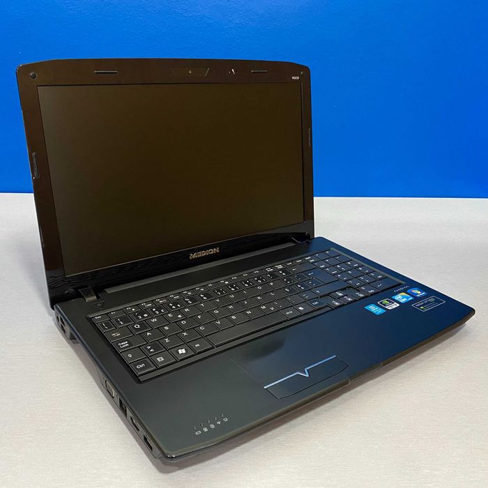 Medion Akoya P6630 - 15.6" (Intel Core i3-390M/4GB/256GB SSD)64297610585475120