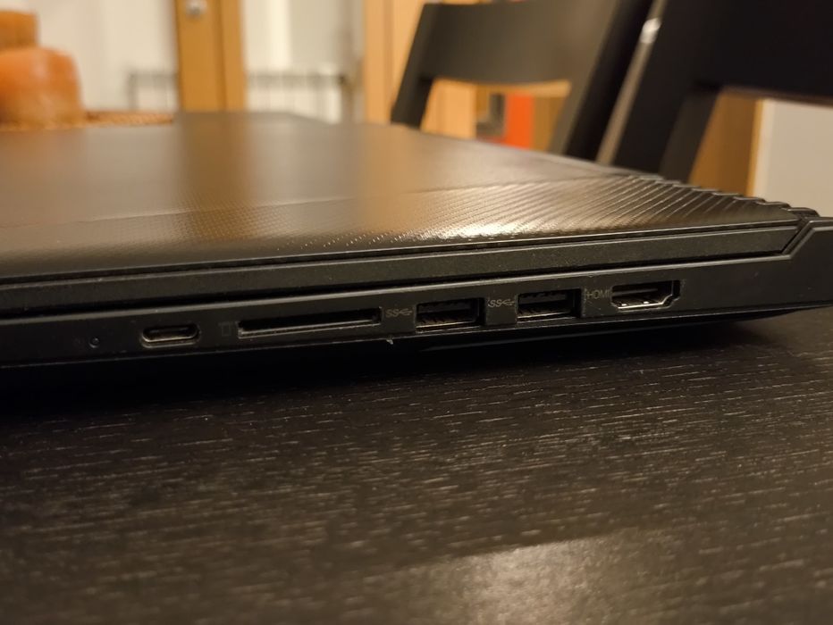 Portátil LENOVO Legion | i7 7700HQ | GTX1050Ti | 16GB RAM