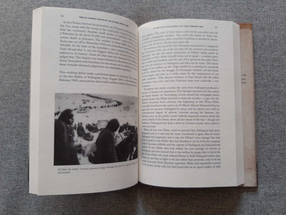 Livro "Twelve Turning Points of the Second World War" de P.M.H Bell