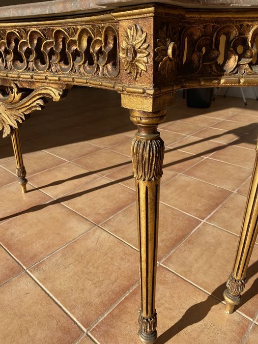 Mesa em ótimo estado