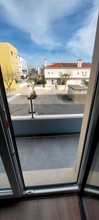 Vendo T3 , impecável, semi-novo.