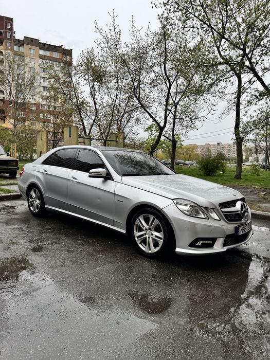 Продам Mercedes - Benz E200 W212