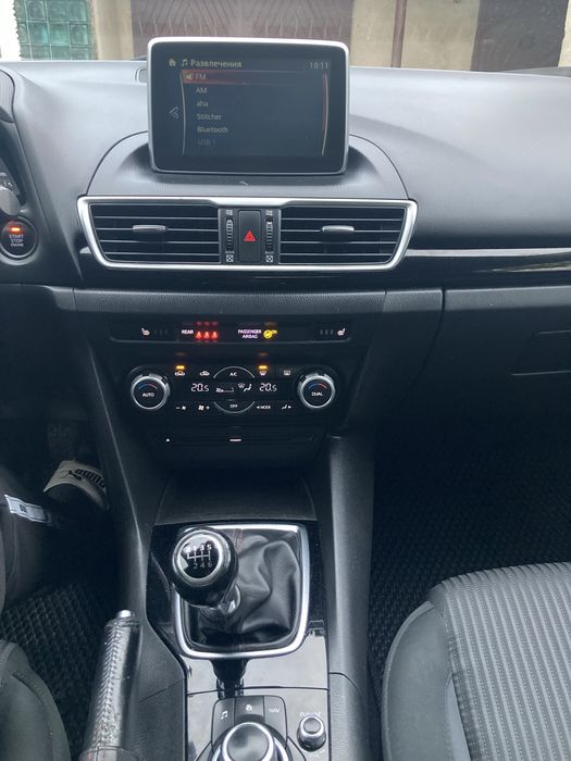 Мазда 3, дизель 2.2, 2015 року