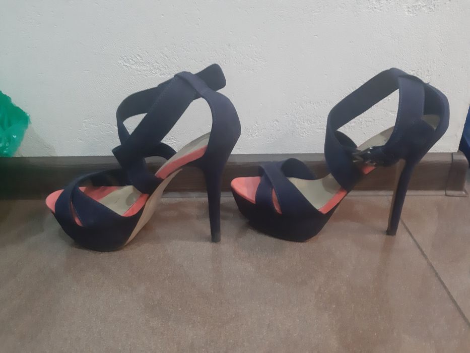 Szpilki Bershka!