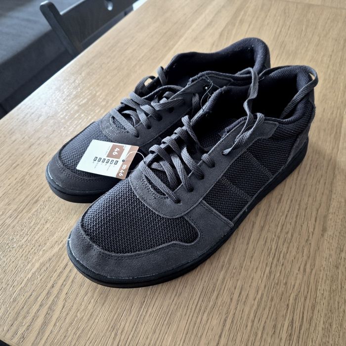 Tenis Decathlon gama Premium n 46 camurça 
Para quem usa calça