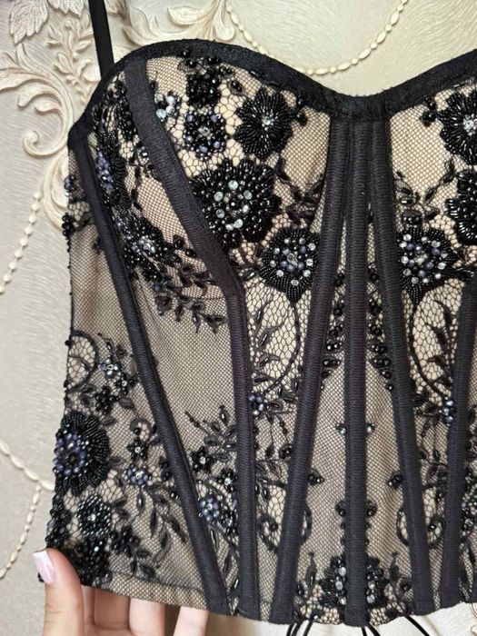 Продам стильний дуже красивий корсет, ручна вишивка