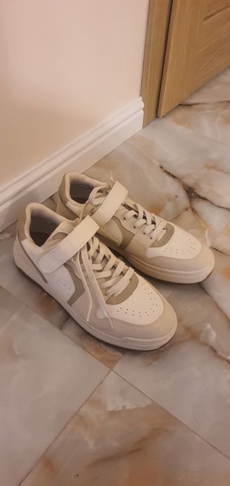 Nowe buty sportowe H & M. 42