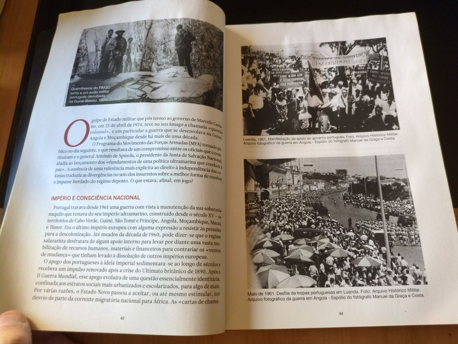 Revista Super Interessante História 25 de Abril A Revolução dos Cravos
