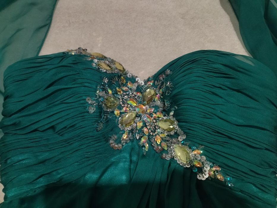 Вечірня сукня, плаття.