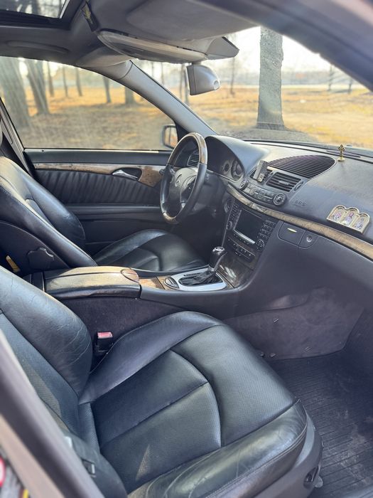 Mercedes-Benz E-class 211