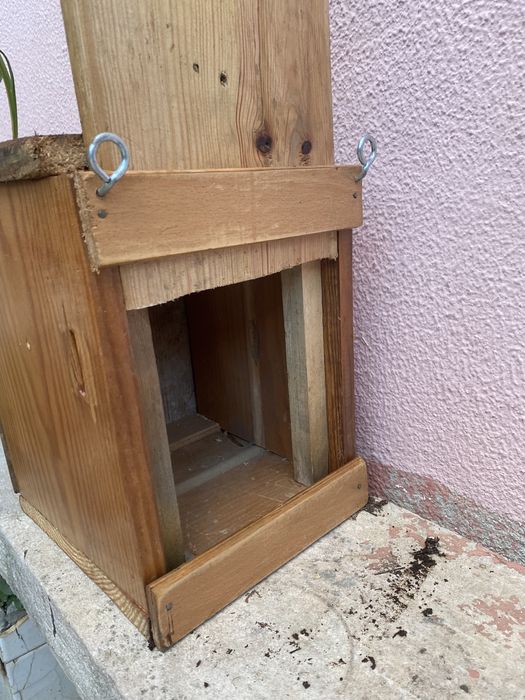 Ninho madeira para aves