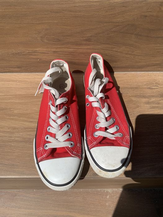Czerwone niskie trampki tenisówki buty 37