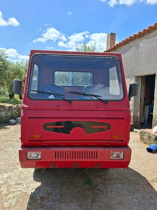 Tratocarro 4x4 com báscula