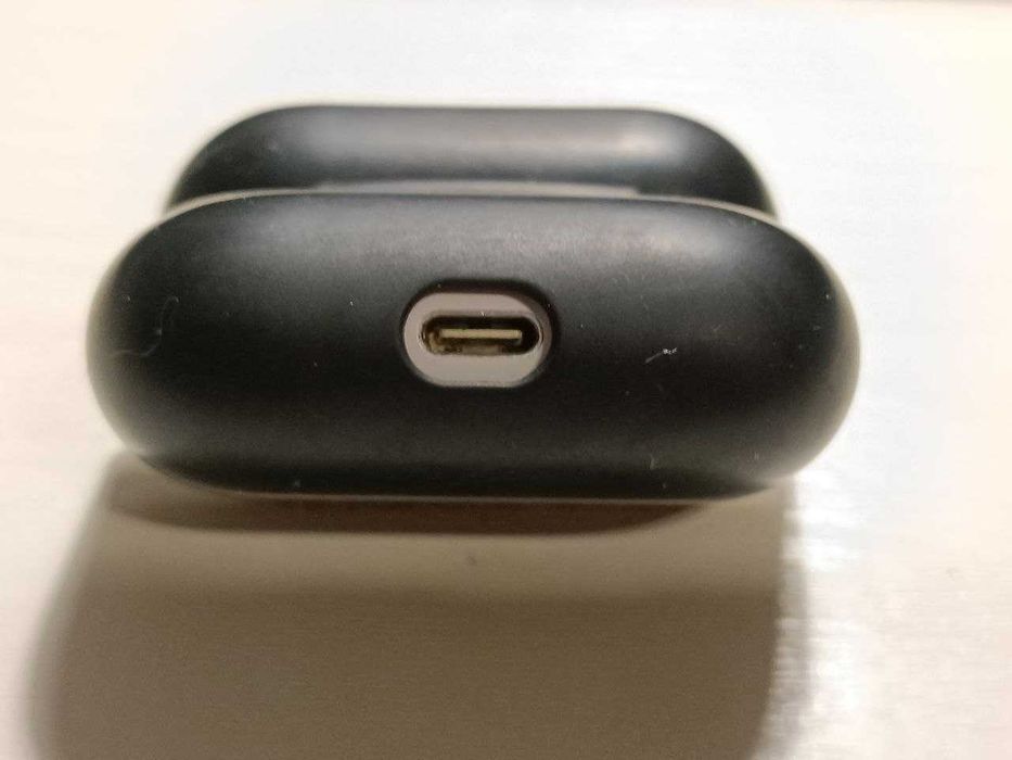 Кейс для бездротових навушників AirPods Pro Full + чохол у подарунок