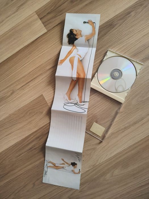 СD оригінальні , відомих виконавців.