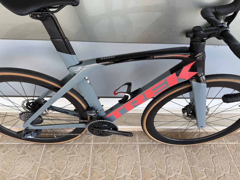 Bicicleta de estrada Trek Madone - Disco AXS