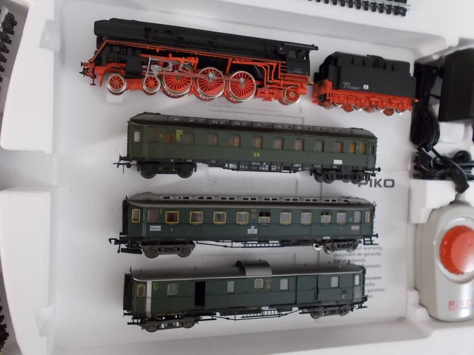 Полярный Экспресс В Вагонах и Паровозе Есть СВЕТ ПИКО Piko Піко 1:87