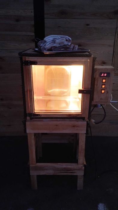 Drewniana wędzarnia elektryczna w wersji MINI