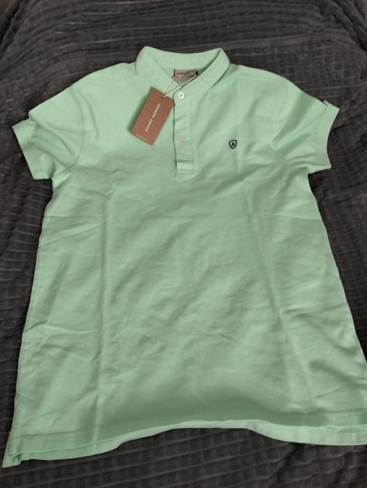 Футболки блакитного і салатного кольору Alvari Moreno. Розмір s