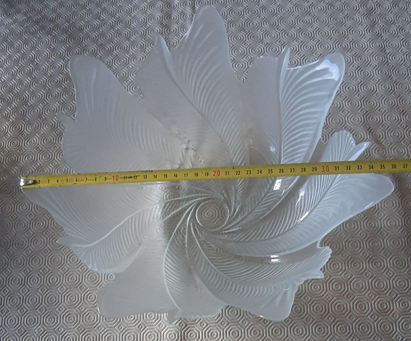 Fruteiras em vidro e louca