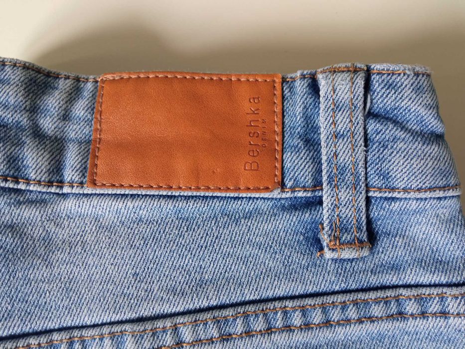 Bershka CROPPED - Jeansy Straight spodnie r S pas 66-70cm