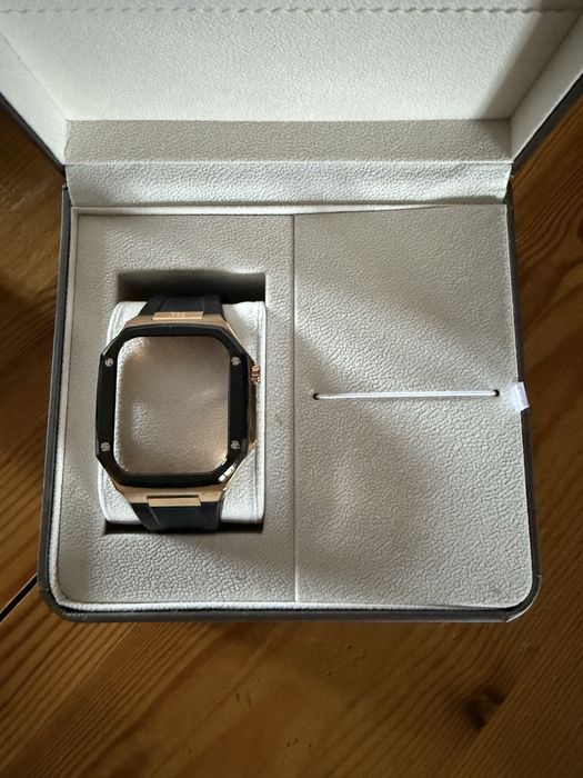 Ralph Giallo Etui Apple Watch 45 mm Toro złoto-czarne