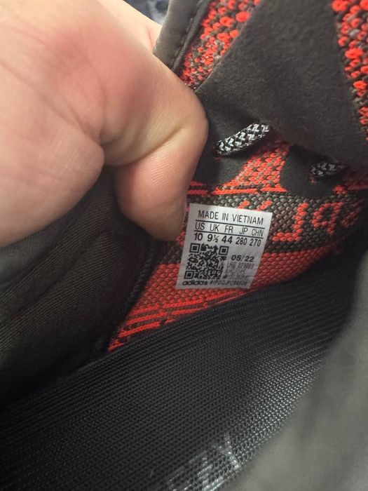 ОРИГІНАЛ 100% Кросівки Adidas Yeezy Boost 350 V2 Carbon Beliga Hq7045