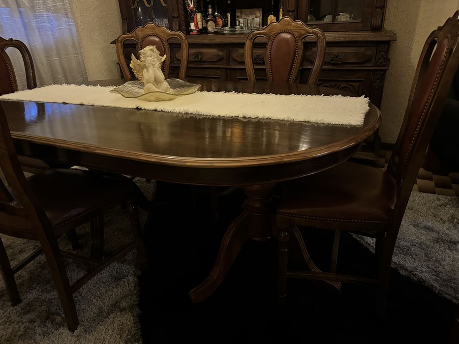 6 Cadeira e mesa como novo