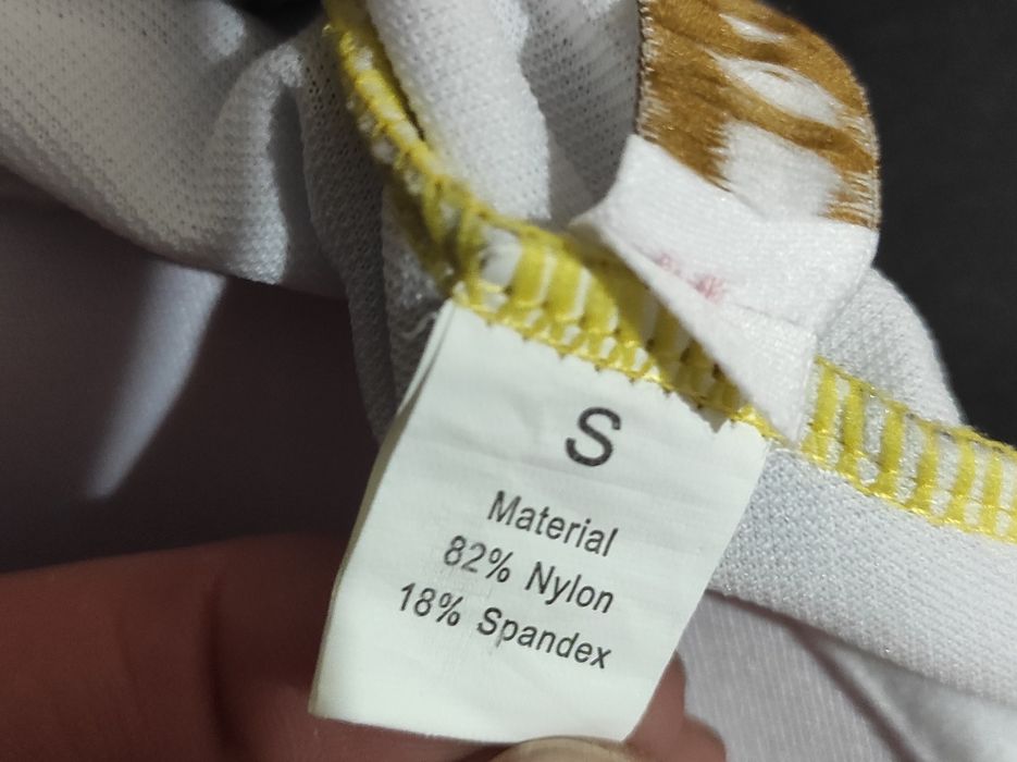 Яскравий, стильний купальник