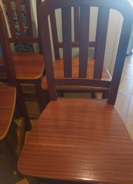 Conjunto 4 cadeiras em Madeira
