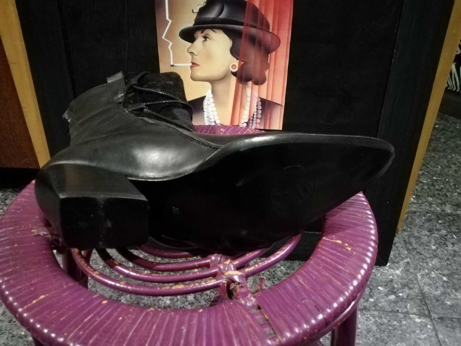 Botas Novas marca Salieri em Pele côr Preta tamanhos 36 e 37