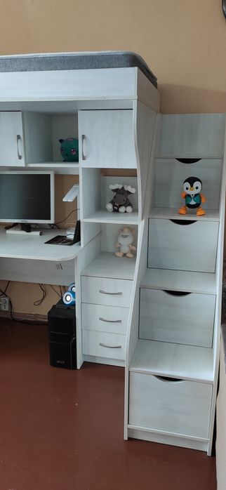 Дитяче ліжко стінка